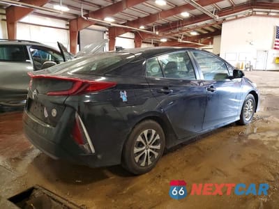 Trzecie zdjęcie samochodu z tyłu: 2021 TOYOTA PRIUS PRIME LE VIN:JTDKAMFP0M3189965 - miniatura