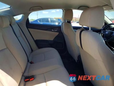 Zdjęcie 10 z 12 samochodu: 2019 HONDA CIVIC LX VIN:19XFC2F64KE003812 - miniatura