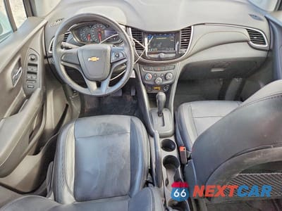 Zdjęcie 8 z 13 samochodu: 2018 CHEVROLET TRAX LS VIN:3GNCJKSB0JL293933 - miniatura