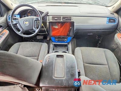 Zdjęcie 8 z 13 samochodu: 2007 CHEVROLET SUBURBAN C1500 VIN:3GNFC16J37G289041 - miniatura