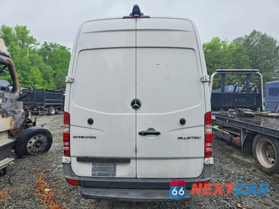 Zdjęcie 6 z 13 samochodu: 2014 MERCEDES-BENZ SPRINTER 2500 VIN:WD3PE8DC2E5923930 - miniatura