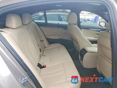 Zdjęcie 10 z 12 samochodu: 2019 BMW 530E VIN:WBAJA9C55KB389249 - miniatura