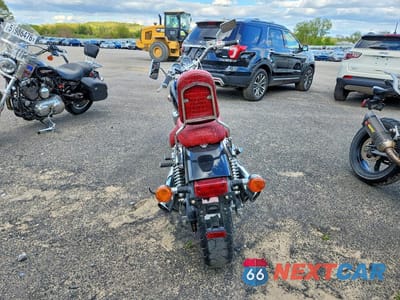 Czwarte zdjęcie samochodu z boku: 1998 HONDA VF750 C VIN:JH2RC4306WM400946 - miniatura