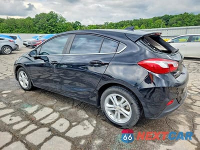 Drugie zdjęcie samochodu z przodu: 2018 CHEVROLET CRUZE LT VIN:3G1BE6SM7JS624605 - miniatura
