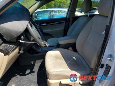 Zdjęcie 7 z 13 samochodu: 2012 KIA SORENTO LX VIN:5XYKTDA66CG259553 - miniatura