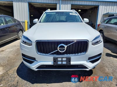 Piąte zdjęcie samochodu w środku: 2019 VOLVO XC90 T6 MOMENTUM VIN:YV4A22PK5K1462730 - miniatura