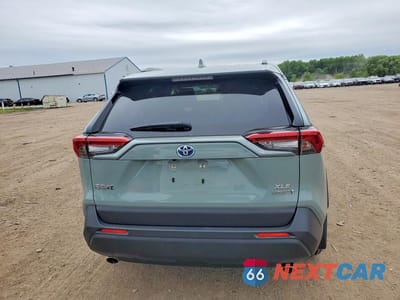 Zdjęcie 6 z 13 samochodu: 2021 TOYOTA RAV4 XLE VIN:JTMRWRFV9MD131990 - miniatura