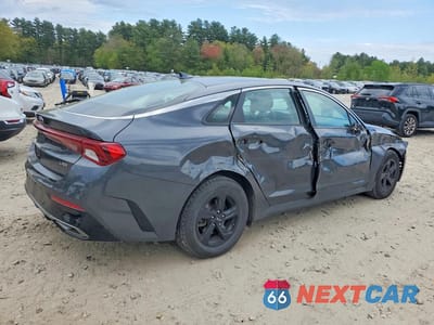 Trzecie zdjęcie samochodu z tyłu: 2021 KIA K5 LXS VIN:5XXG14J21MG079315 - miniatura