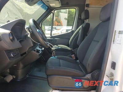 Zdjęcie 7 z 14 samochodu: 2020 MERCEDES BENZ SPRINTER 2500 DELIVERY VAN VIN:W1W4DDHYXLT043632 - miniatura