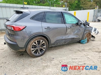 Trzecie zdjęcie samochodu z tyłu: 2021 FORD ESCAPE SE VIN:1FMCU0G62MUB20565 - miniatura