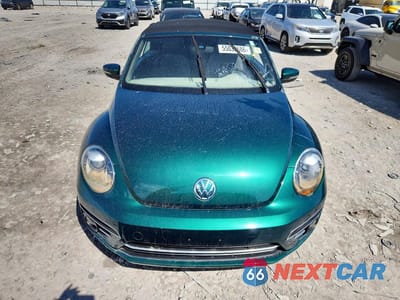 Piąte zdjęcie samochodu w środku: 2018 VOLKSWAGEN BEETLE S VIN:3VW5DAAT0JM502351 - miniatura