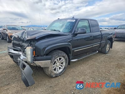 2005 CHEVROLET SILVERADO K1500 1GCEK19B15E296425 - główne zdjęcie licytacji z USA - miniatura