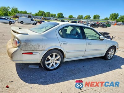 Trzecie zdjęcie samochodu z tyłu: 2002 NISSAN MAXIMA GXE VIN:JN1DA31D82T420756 - miniatura
