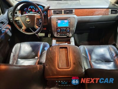 Zdjęcie 8 z 14 samochodu: 2011 CHEVROLET SUBURBAN VIN:1GNSKKE38BR233955 - miniatura