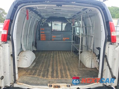 Zdjęcie 10 z 13 samochodu: 2015 CHEVROLET EXPRESS G2500 VIN:1GCWGFCF8F1261484 - miniatura