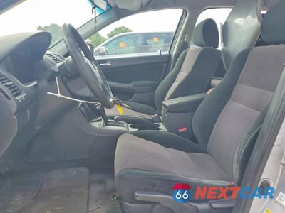 Zdjęcie 7 z 12 samochodu: 2005 HONDA ACCORD LX VIN:1HGCM56495A067269 - miniatura