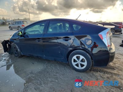 Drugie zdjęcie samochodu z przodu: 2015 TOYOTA PRIUS TWO VIN:JTDKN3DU3F0423270 - miniatura