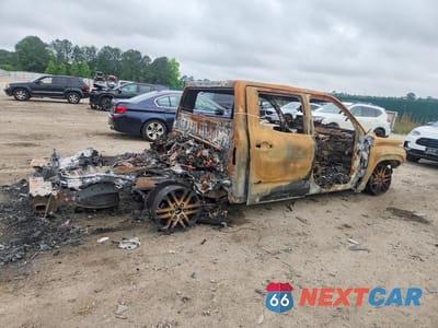 Trzecie zdjęcie samochodu z tyłu: 2026 TOYOTA TUNDRA SR5 VIN:5TFLA5AB5TX051125 - miniatura