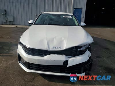 Piąte zdjęcie samochodu w środku: 2026 KIA K5 LXS VIN:KNAG24J71T5427252 - miniatura