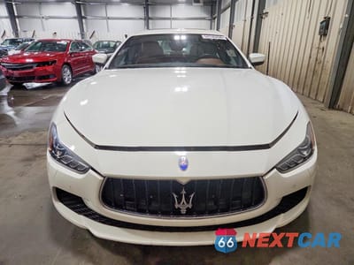 Piąte zdjęcie samochodu w środku: 2017 MASERATI GHIBLI S VIN:ZAM57RTA3H1223922 - miniatura