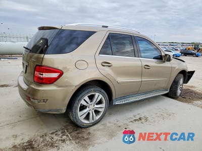 Trzecie zdjęcie samochodu z tyłu: 2010 MERCEDES-BENZ ML 350 4MATIC VIN:4JGBB8GB5AA619161 - miniatura