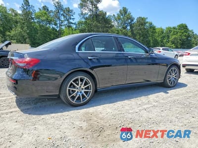 Trzecie zdjęcie samochodu z tyłu: 2022 MERCEDES-BENZ E 350 VIN:W1KZF8DB6NB038995 - miniatura