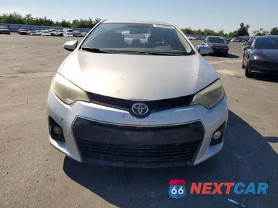 Piąte zdjęcie samochodu w środku: 2016 TOYOTA COROLLA S PLUS VIN:5YFBURHE0GP376313 - miniatura