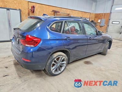 Trzecie zdjęcie samochodu z tyłu: 2014 BMW X1 XDRIVE28I VIN:WBAVL1C50EVY20418 - miniatura