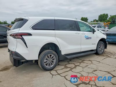 Trzecie zdjęcie samochodu z tyłu: 2025 TOYOTA SIENNA LE VIN:5TDKRKEC6SS256284 - miniatura