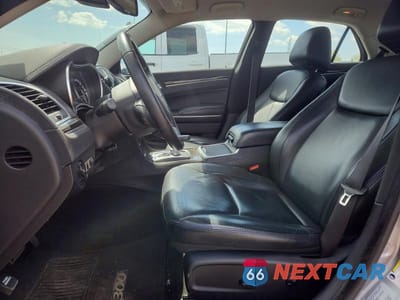 Zdjęcie 7 z 12 samochodu: 2015 CHRYSLER 300 VIN:2C3CCAAG4FH922432 - miniatura