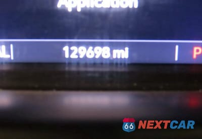 Zdjęcie 8 z 10 samochodu: 2019 CHEVROLET SILVERADO K1500 LT TRAIL BOSS VIN:1GCPYFED6KZ334179 - miniatura