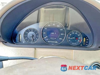 Zdjęcie 8 z 11 samochodu: 2007 MERCEDES-BENZ CLK 350 VIN:WDBTK56F07T081198 - miniatura