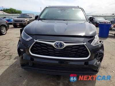Piąte zdjęcie samochodu w środku: 2022 TOYOTA HIGHLANDER HYBRID XLE VIN:5TDGBRCH5NS545503 - miniatura