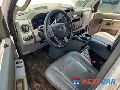 Zdjęcie 8 z 13 samochodu: 2021 FORD E350 DELIVERY TRUCK VIN:1FDWE3FN9MDC35006 - miniatura