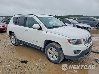 Czwarte zdjęcie samochodu z boku: 2016 JEEP COMPASS LATITUDE VIN:1C4NJCEB5GD620702 - miniatura