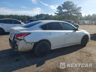 Trzecie zdjęcie samochodu z tyłu: 2015 NISSAN ALTIMA 2.5 S VIN:1N4AL3AP5FC158288 - miniatura