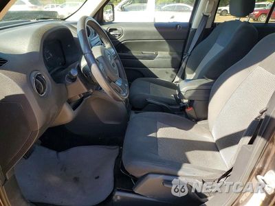 Zdjęcie 7 z 14 samochodu: 2017 JEEP PATRIOT LATITUDE VIN:1C4NJPFA0HD161240 - miniatura