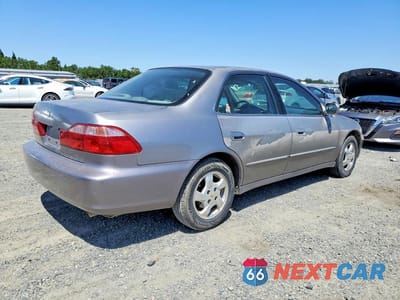 Trzecie zdjęcie samochodu z tyłu: 2000 HONDA ACCORD EX VIN:JHMCG6604YC028881 - miniatura