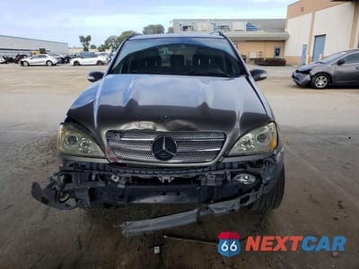 Piąte zdjęcie samochodu w środku: 2005 MERCEDES-BENZ ML 350 VIN:4JGAB57E65A548403 - miniatura