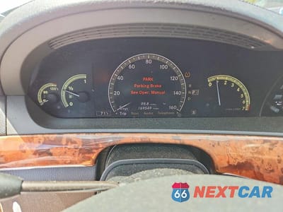 Zdjęcie 9 z 12 samochodu: 2008 MERCEDES-BENZ S-CLASS S550 VIN:WDDNG86X18A157035 - miniatura