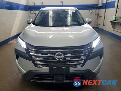 Piąte zdjęcie samochodu w środku: 2025 NISSAN ROGUE SV VIN:5N1BT3BA3SC807990 - miniatura