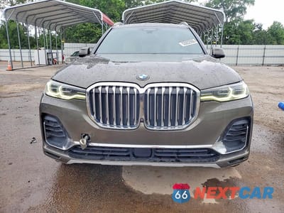 Piąte zdjęcie samochodu w środku: 2021 BMW X7 XDRIVE40I VIN:5UXCW2C00M9G06579 - miniatura