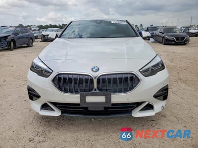 Piąte zdjęcie samochodu w środku: 2024 BMW 228XI VIN:WBA73AK0XR7R12970 - miniatura