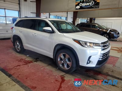 Czwarte zdjęcie samochodu z boku: 2019 TOYOTA HIGHLANDER LIMITED VIN:5TDDZRFH7KS962255 - miniatura