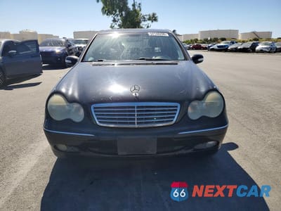 Piąte zdjęcie samochodu w środku: 2001 MERCEDES-BENZ C 320 VIN:WDBRF64JX1F030602 - miniatura