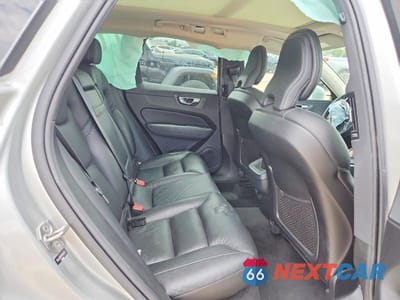 Zdjęcie 10 z 12 samochodu: 2021 VOLVO XC60 T6 MOMENTUM VIN:YV4A22RK9M1700725 - miniatura