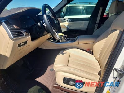 Zdjęcie 7 z 12 samochodu: 2019 BMW X5 XDRIVE40I VIN:5UXCR6C57KLL53946 - miniatura