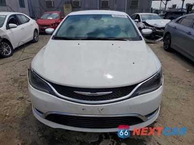 Piąte zdjęcie samochodu w środku: 2015 CHRYSLER 200 LIMITED VIN:1C3CCCABXFN587507 - miniatura
