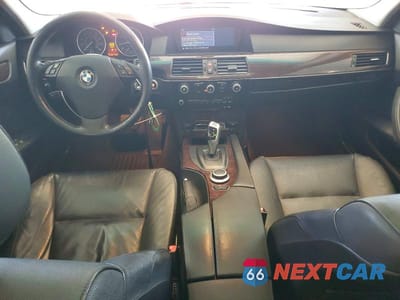 Zdjęcie 8 z 12 samochodu: 2008 BMW 528 XI VIN:WBANV13548CZ60000 - miniatura
