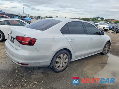 Trzecie zdjęcie samochodu z tyłu: 2017 VOLKSWAGEN JETTA S VIN:3VW2B7AJXHM274640 - miniatura